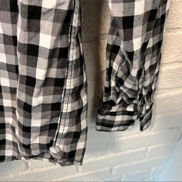 VANS | Plaid Shirt Button Up Top - Picture 5 of 11